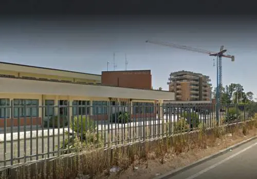 Ubriaco al volante, romeno aggredisce i poliziotti