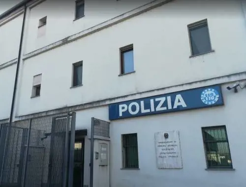 Vigevano, calci e morsi agli agenti: pena sospesa per i due pusher