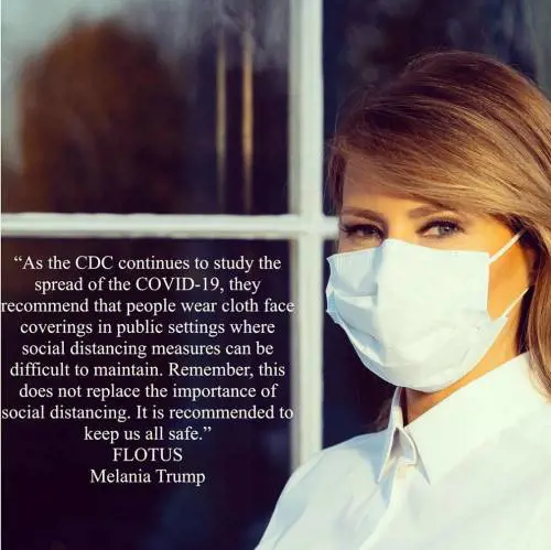 Melania Trump sfida ancora Donald e usa la mascherina