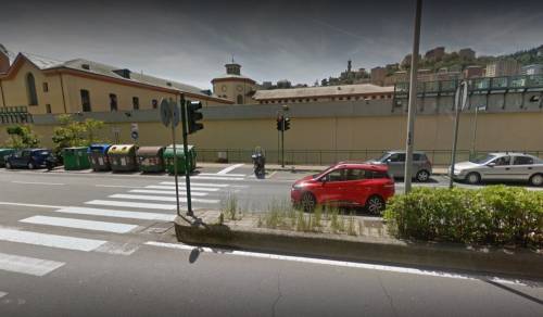 Genova, agenti aggrediti da detenuti stranieri finiscono in ospedale