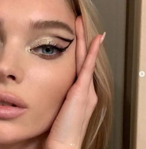 Elsa Hosk: la modella di Victoria's Secret si mostra in lingerie