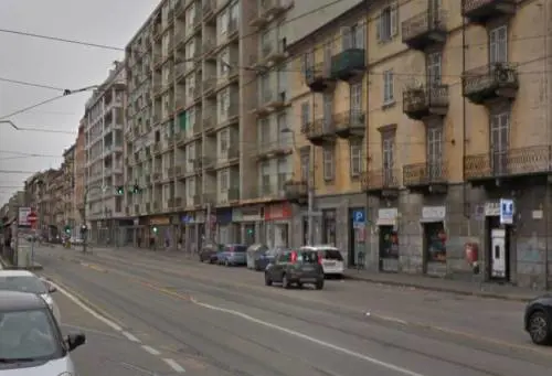"Non so perché sono qui". Moldavo attacca agenti a Torino