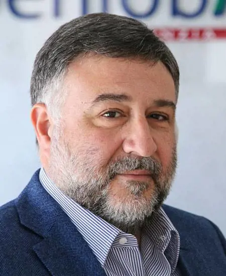 "Sono guarito dal virus e riapro l'azienda. Lo Stato? Basta parole"