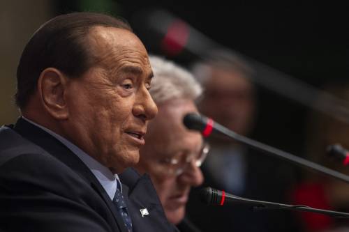 Berlusconi: "Non sosterremo mai un governo di sinistra. Fi forza responsabile di opposizione"