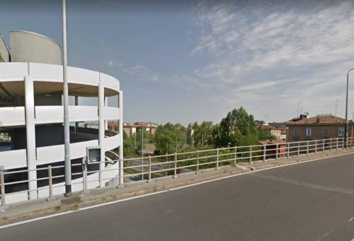 Modena, si getta da cavalcavia per evitare agenti: pusher in ospedale
