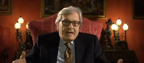 Vittorio Sgarbi si rifiuta di mettere la mascherina. ​E la seduta viene sospesa