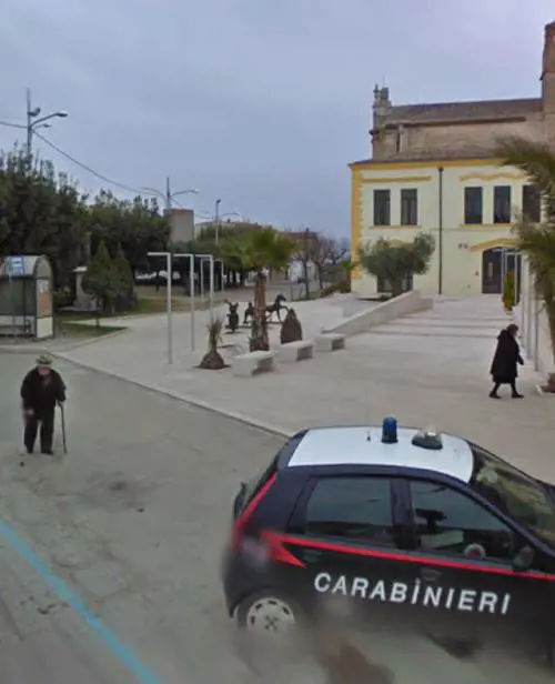 Foggia, vanno a trovare il fratello in obitorio e vengono multati