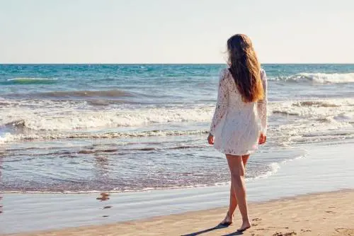 Il virus sotto l'ombrellone: "Mare e sabbia sono sicuri"