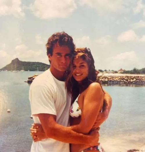 Cindy Crawford non è invecchiata: il confronto con la foto del 1994
