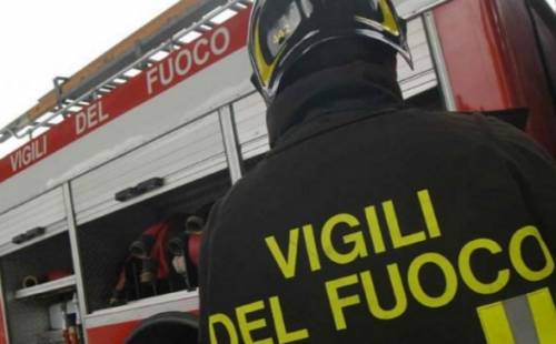 Uccide la figlia e si getta in un pozzo, poi viene salvato