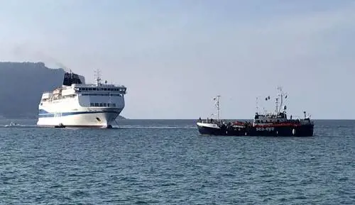 Cabine singole e cibo "etnico" per i migranti in quarantena