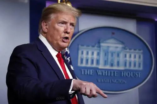Trump parla di prove che collegano il virus al laboratorio di Wuhan