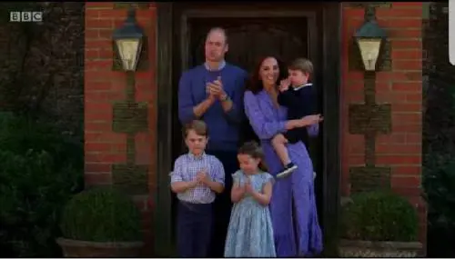 Camilla imbarazza la royal family. E se la prende con i genitori di Kate Middleton
