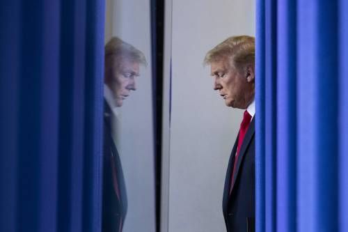 "Iniezioni contro Covid": ecco cosa si nasconde dietro le frasi di Trump