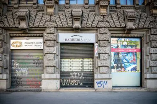 Gli avvoltoi stranieri sull'Italia: via al saccheggio con la crisi