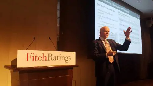 Mannaia di Fitch sull'Italia: il debito è quasi spazzatura