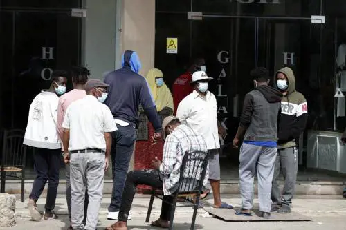 Il contagio colpisce i migranti: ora la Grecia inizia a tremare