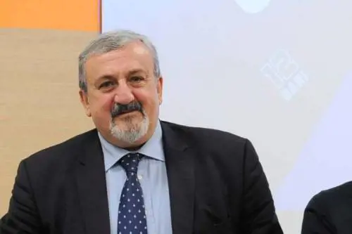 L'esecutivo sventa il golpe di Emiliano