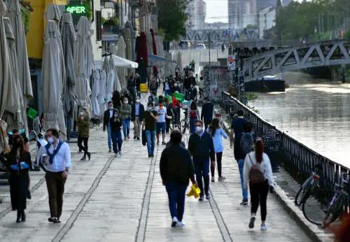 "Isolamento? 4 su 10 positivi" Cosa "nasconde" questo dato