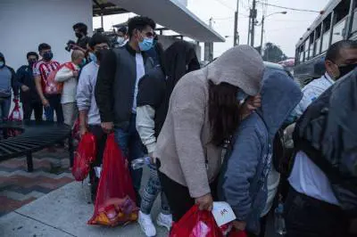 Caos migranti, ma da Viminale c'è solo il sì a navi-quarantena