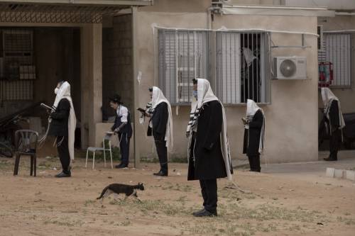 Israele oltre l'emergenza. Al via  asili, negozi e hotel