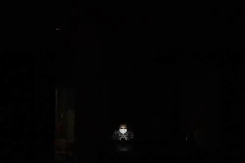 Blackout in Venezuela, per il governo Maduro è un "attacco premeditato"