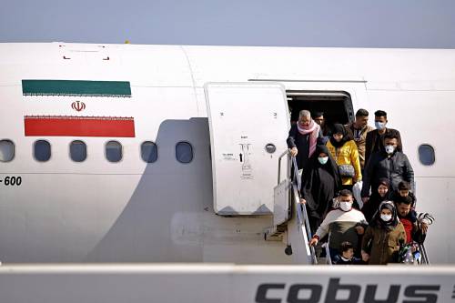 La compagnia aerea che ha "infettato" il Medio Oriente: l'ultima accusa su Covid