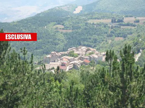 Quel paesino di 84 abitanti dove il governo vuole mandare 100 immigrati