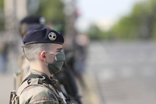 Ora l'affaire delle mascherine fa tremare il governo francese