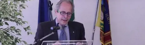 Ecco le 15 domande al prof. che ha ucciso il virus in Veneto