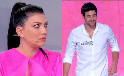 Colpo di scena a Uomini e Donne, Alessandro dice addio a Giovanna per salire sul trono