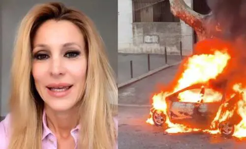 Esplode un'auto sotto casa di Adriana Volpe: paura ai Parioli
