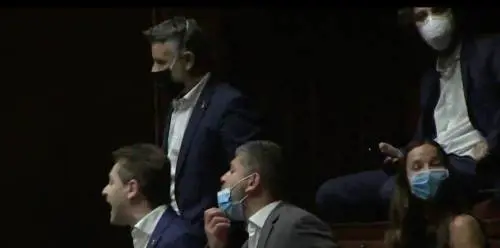 Covid, 5s attaccano la Lega. E in Aula scoppia la bagarre