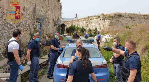 Messina, sequestra e stupra due clochard: tunisino in manette