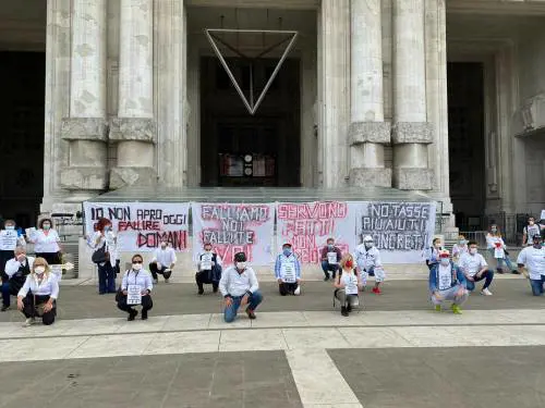 Ristoratore: "Mai visto i 600 euro ma pago le tasse. Lo Stato si vergogni"