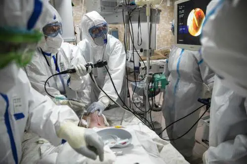 Uomo e con queste 3 malattie: l'identikit di chi muore di Covid