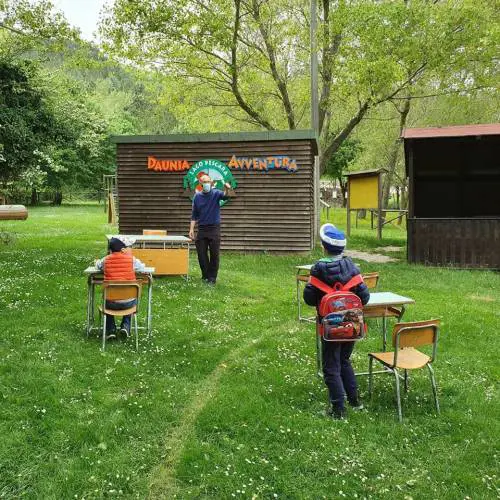 Biccari, le immagini della scuola nel bosco