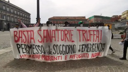 Migranti in protesta contro la sanatoria
