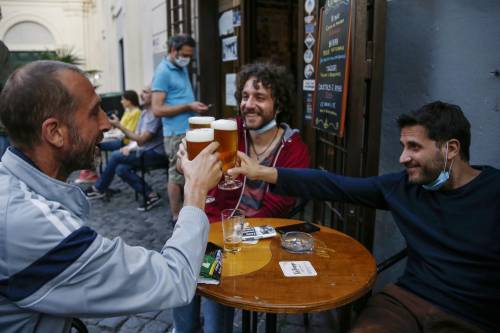 La resa di bar e pub. "Ragazzi, si chiude"