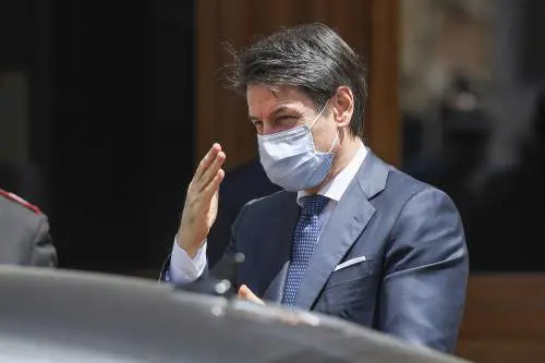 L'accordo sulla scuola dura solo poche ore. Conte costretto al rinvio