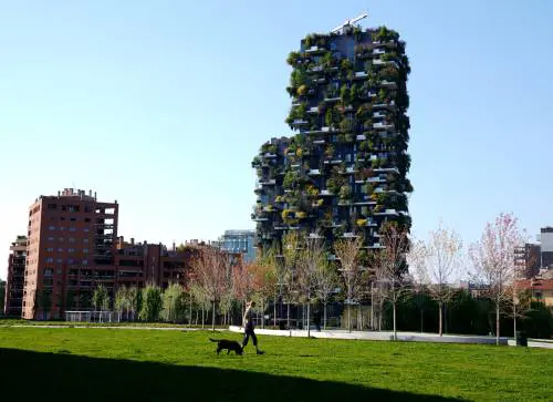 Borghi urbani, terrazzi per gli uffici e tetti da abitare