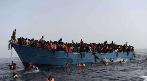 Lampedusa alza la voce: "Basta sbarchi dei migranti, l'hotspot va chiuso"