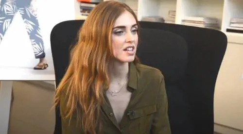 Chiara Ferragni lancia le infradito a 175 euro. Il web esplode: "Ma siete pazzi"