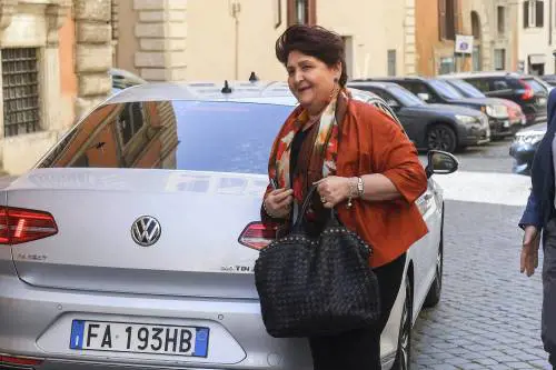 Migranti, la maxi-sanatoria diventa un maxi-autogol