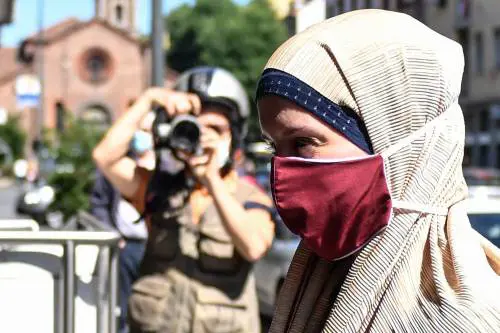 Silvia Romano, prima uscita pubblica dopo la quarantena