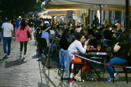 La stretta di Ferragosto. Discoteca? Le nuove regole