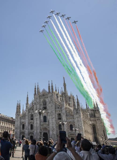 La Lombardia "scalpita". Centrodestra in piazza martedì anche a Milano