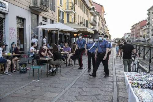 Indice di rischio netto e potenziale: i numeri e i dubbi sulle riaperture delle Regioni
