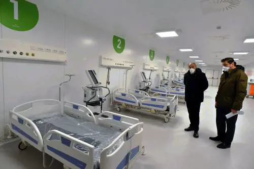 La vera storia dell'ospedale in fiera che ora pure il governo vuole copiare