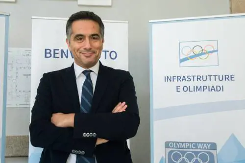 "La società si è ribellata ai politicanti incompetenti"